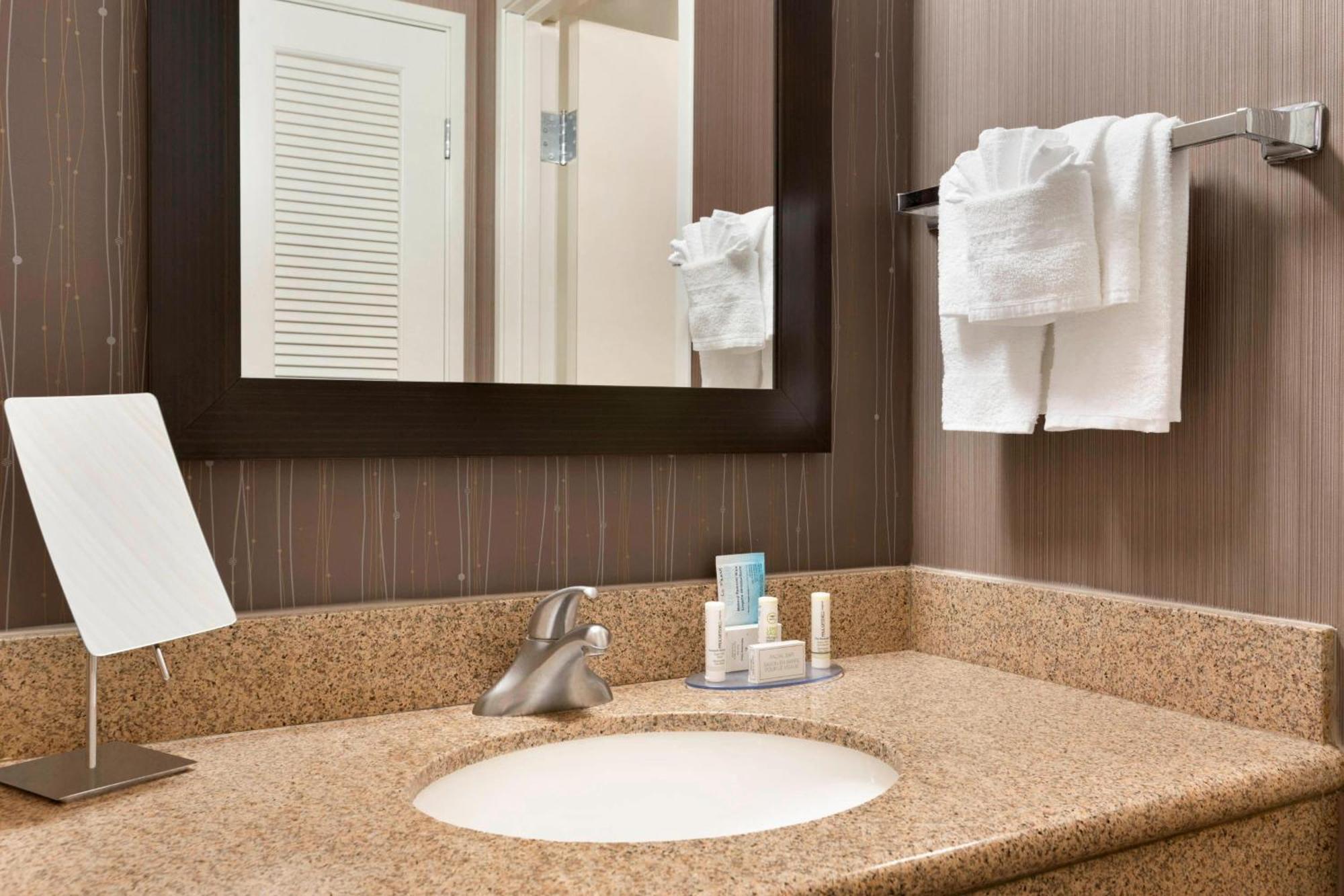 Hotel Courtyard By Marriott Bloomington Normal Extérieur photo