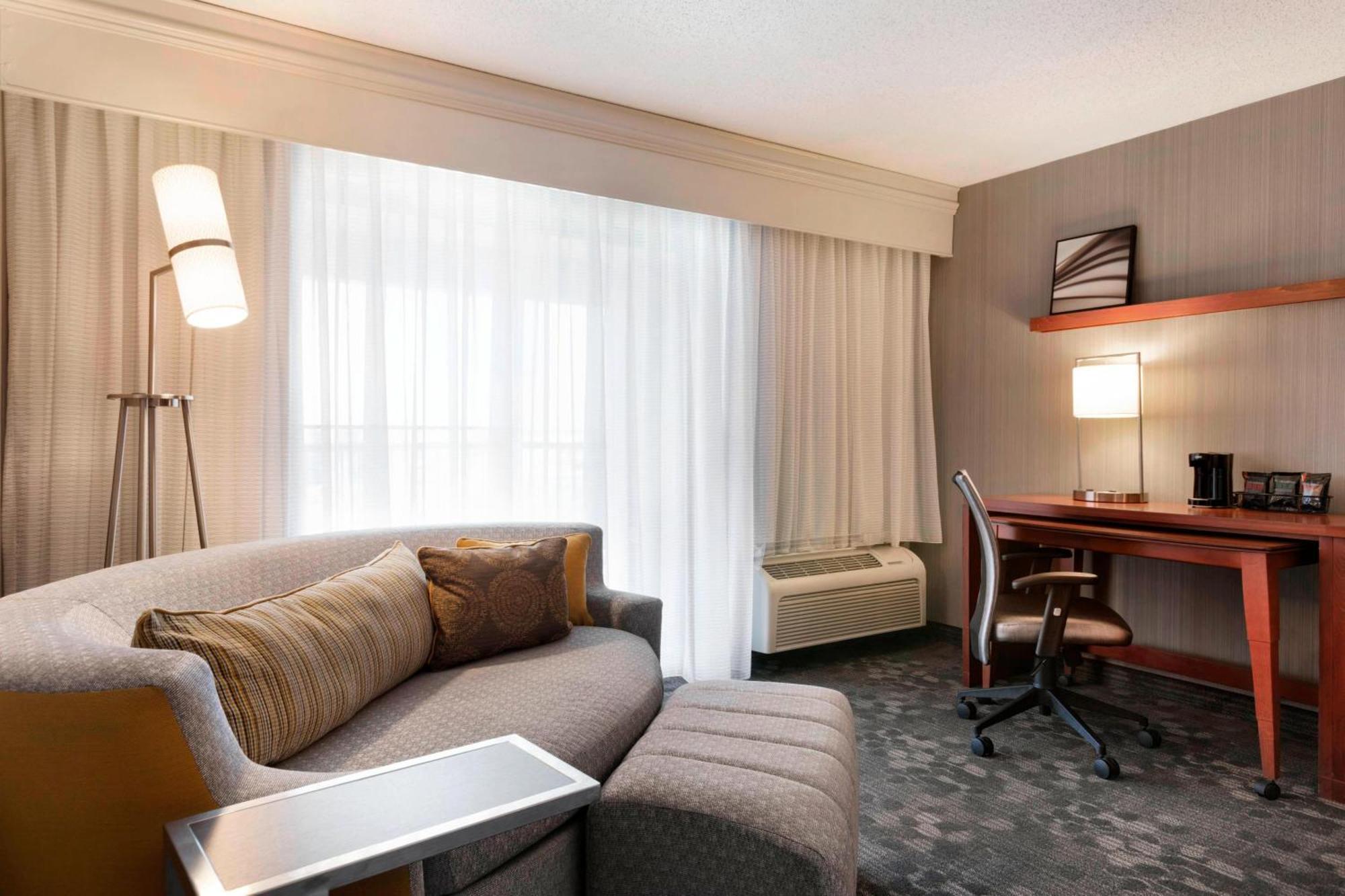 Hotel Courtyard By Marriott Bloomington Normal Extérieur photo